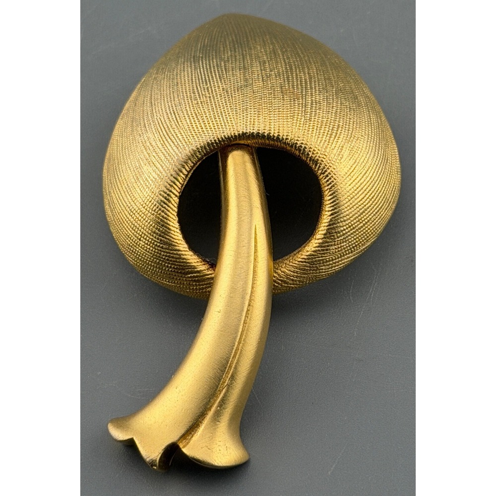 Vintage Les Bernard Mushroom Brooch Gold Tone Metal Mushroom Designer 2.5 Inch